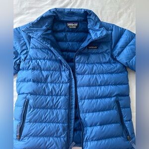 Blue Medium/10s Kids/Enfant’s Patagonia winter jacket.